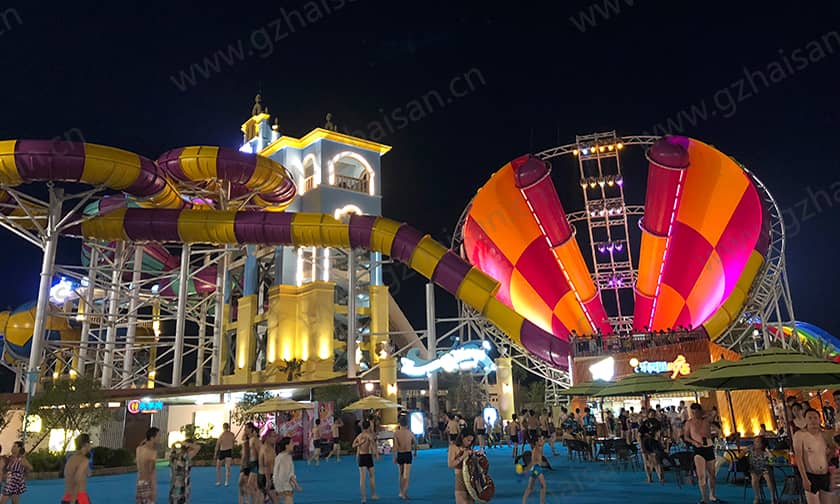 超级龙卷风水滑道提供了一种新的、刺激的水上体验