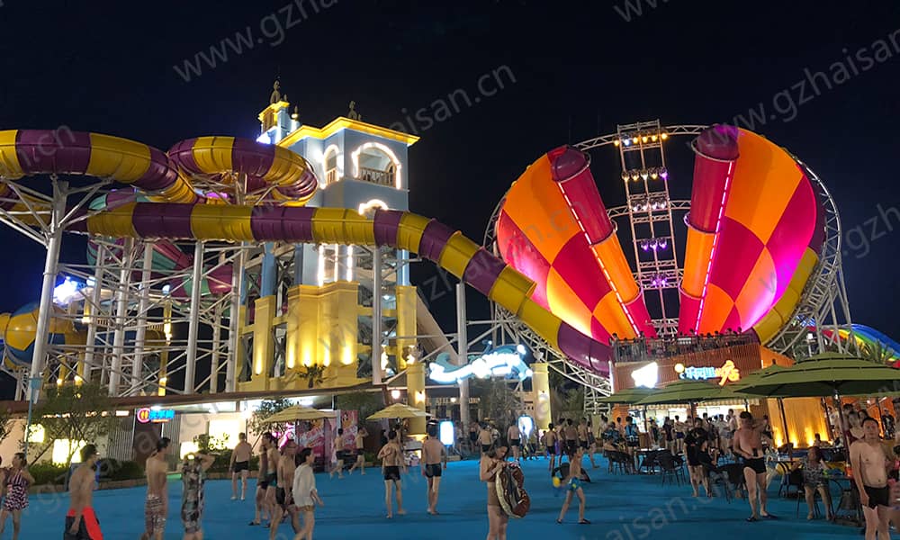 光与电完美结合的水上乐园设备投入运行