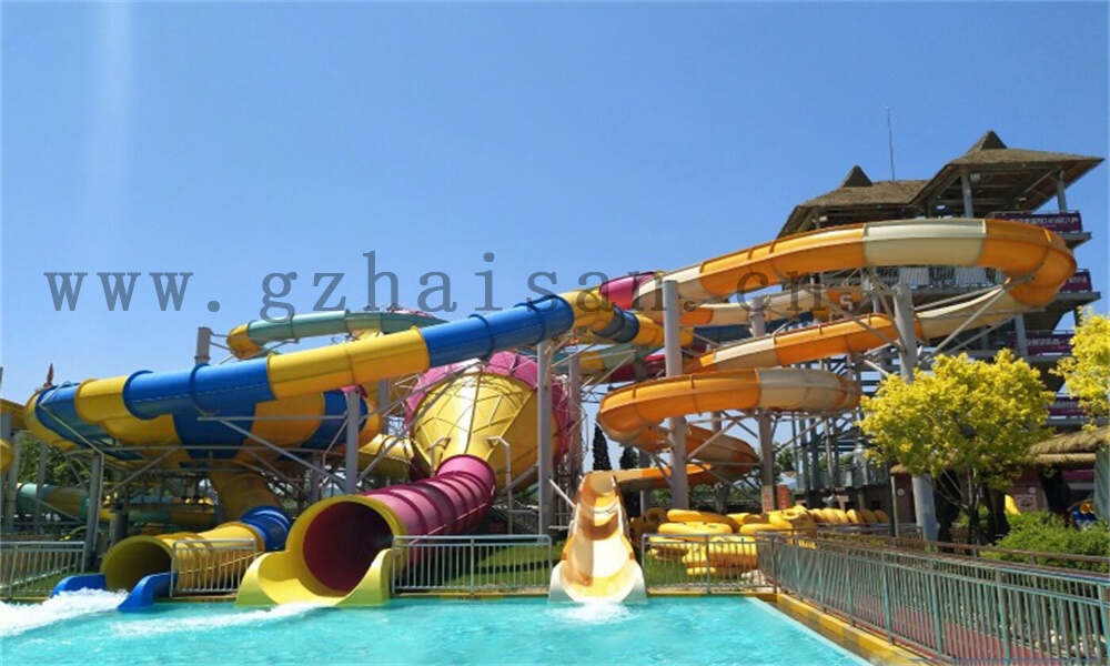 购买大型水上乐园设备要注意什么问题