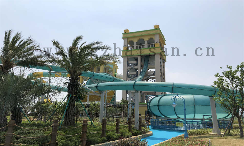 水上滑梯乐园，刺激畅快无限