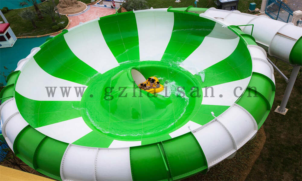 水上乐园滑梯告诉你如何选择优质的幼儿园滑滑梯