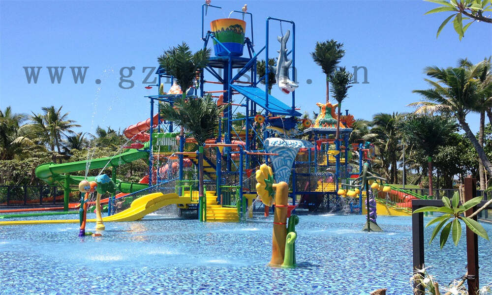 水上乐园策划时，应如何提升服务质量？