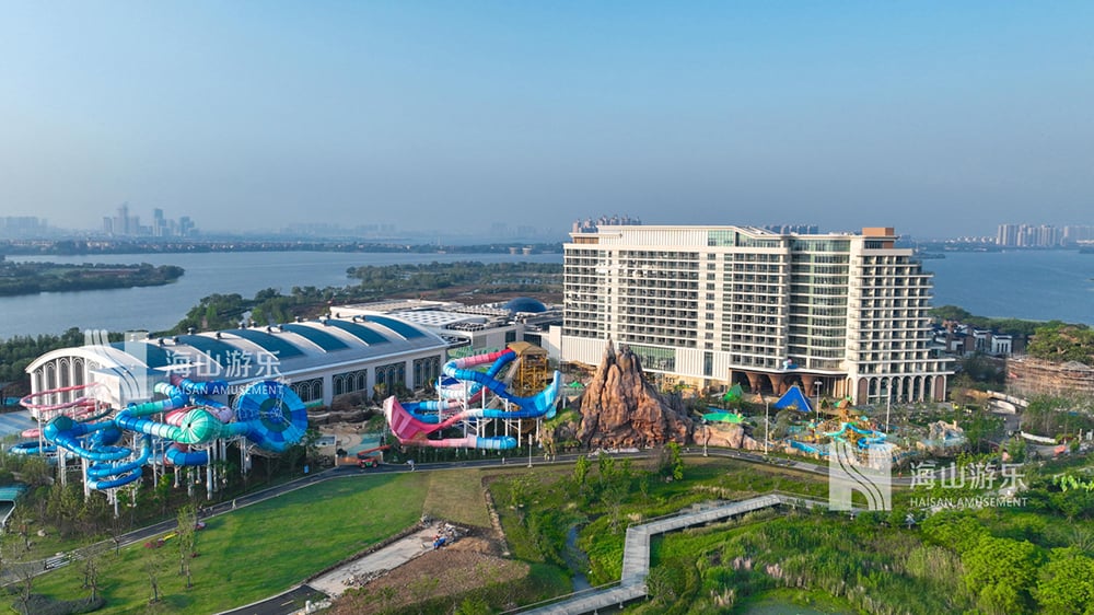 科技铸就非凡体验，专业成就行业标杆——壹号娱乐-com游乐荣膺2025金冠奖“杰出水滑道设备奖”